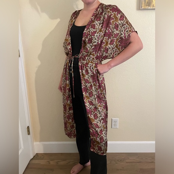 Evereve Kimono
Small/ Xtra Small - Picture 1 of 5